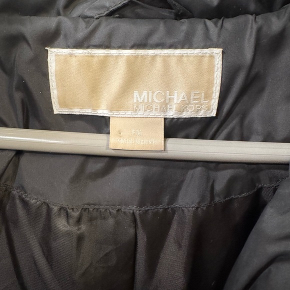 Michael Kors Army Green Puffer Coat with Fur Trim- Excellent Condition - Picture 5 of 5